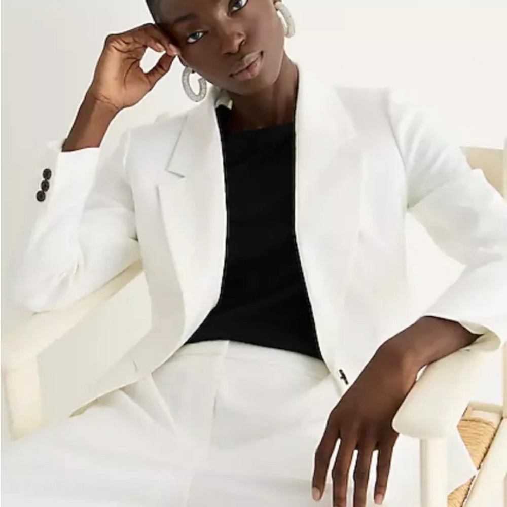 EUC J. Crew Parke White Linen Blazer with contrasting buttons size 8 Petite